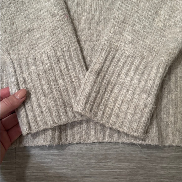 Zara Sweater - Picture 6 of 9